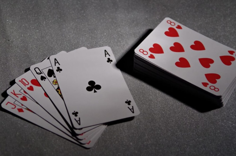 Bộ bài five card draw như poker texas hold’em